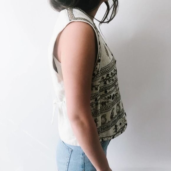 Vintage Boho Tan Embroidered Vest Top - Picture 5 of 6